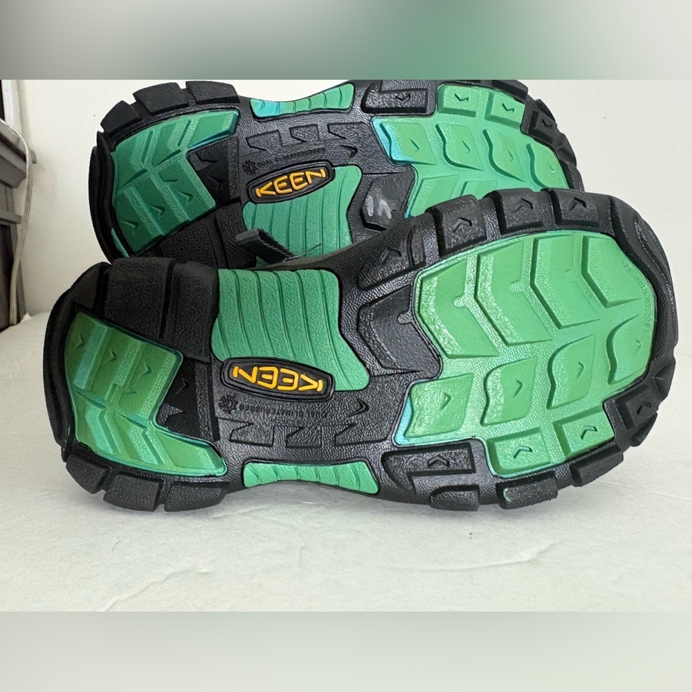 Keen Kelsey Winter Waterproof Snow Boots Size 2 - Picture 4 of 5